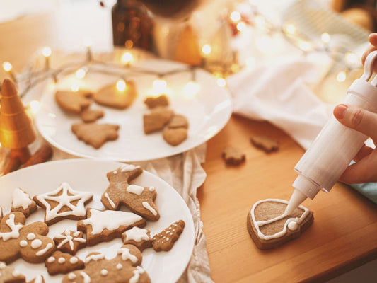 Soft Gingerbread Christmas Cookies with Spiced Glaze: A Holiday Favorite