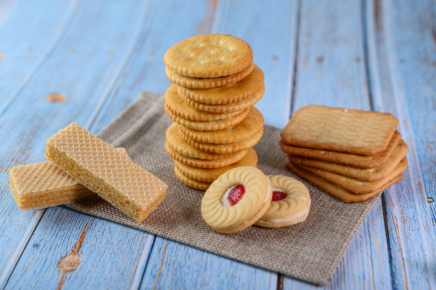 Top 10 Healthy Crackers To Buy in 2023, Recommended by Nutrition Experts