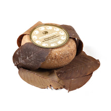 Wholesale Salcis Monna Lisa Stagionato Pecorino Foglie di Noce- Bulk